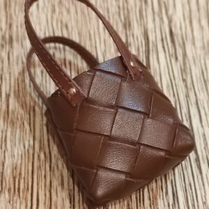 Miniature woven doll bag – Chocolate brown fashion purse for Barbie, Blythe, BJD – Handmade 1 6 scale doll accessory